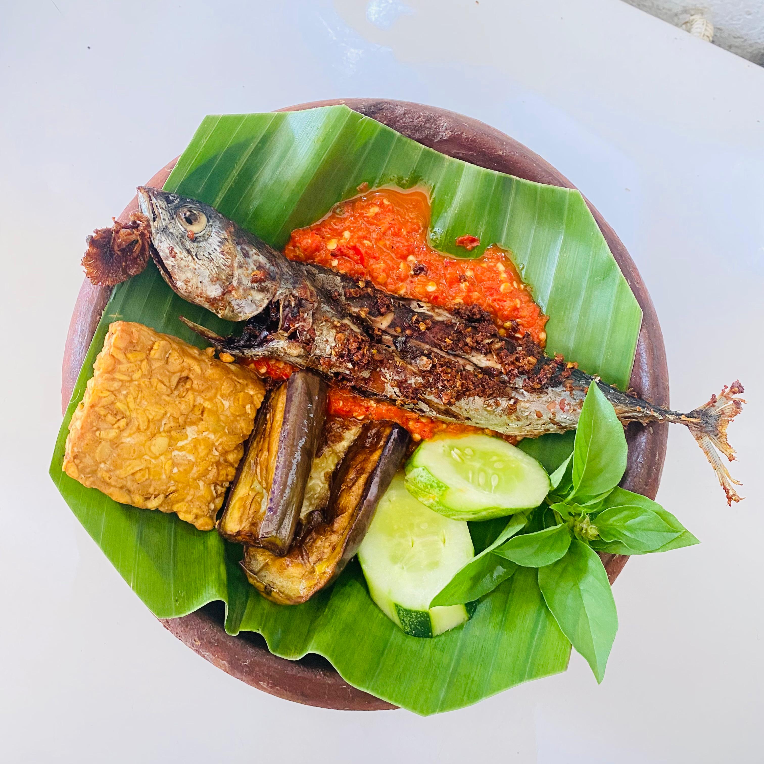 Nasi Penyetan Ikan Tongkol